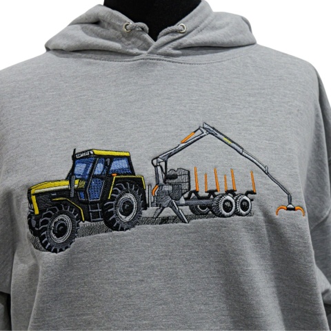 Bluza z haftowanym wzorem ciągnika i przyczepy zrywkowej